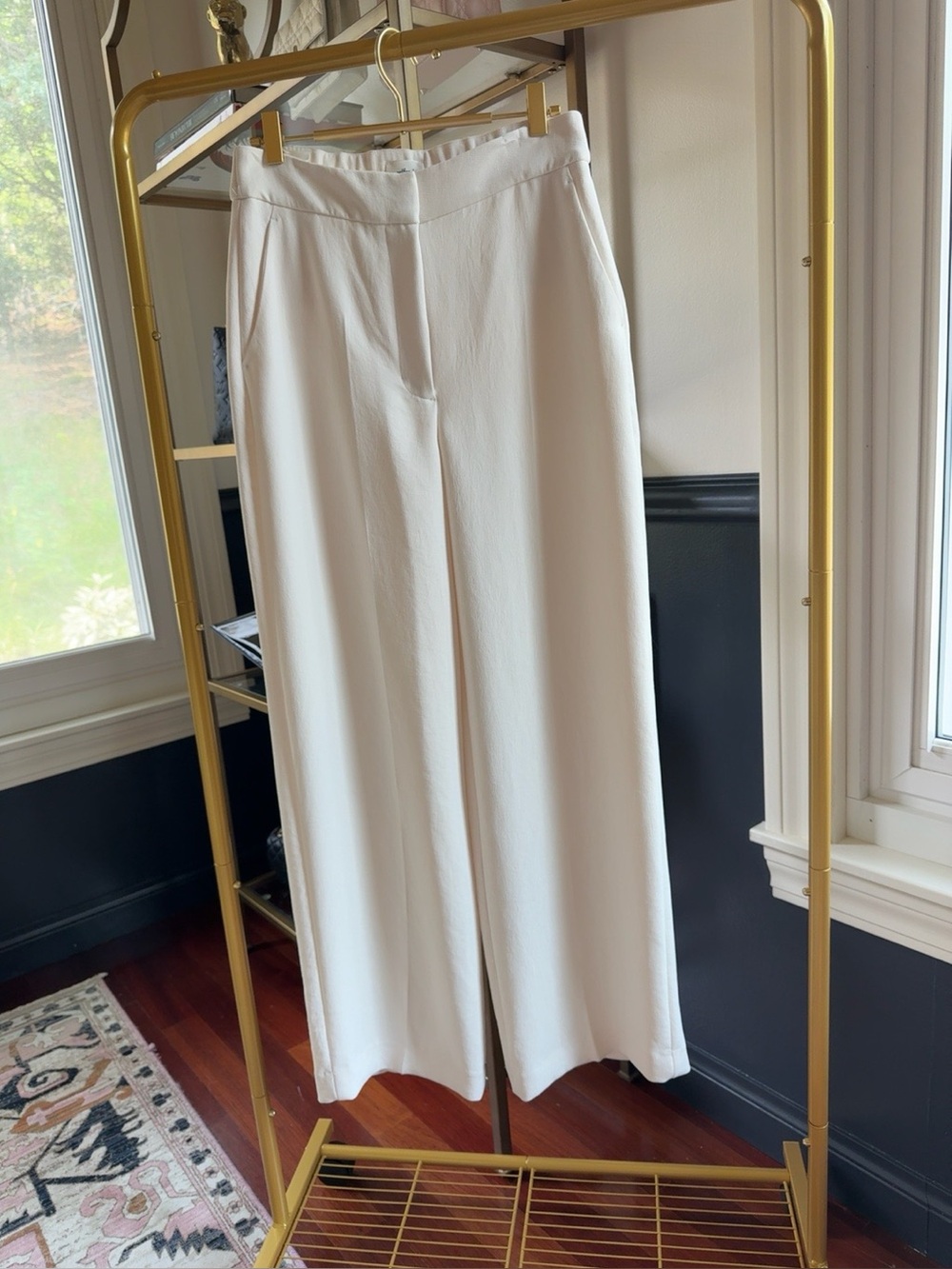 New with tags Aritzia Wilfred The Limitless Pant, size 6, in a beautiful ivory/c